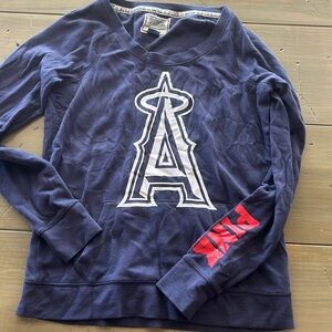 Vs PINK Angels Sweater Size Meduim